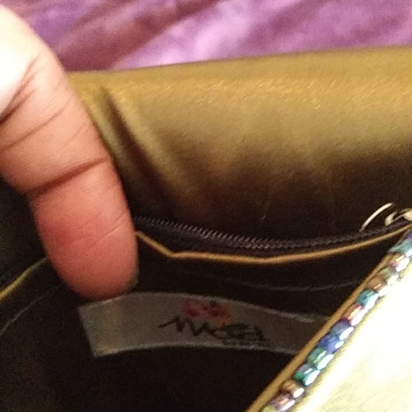 Mod by Design Horn Crossbody Bag - Picture 7 of 8